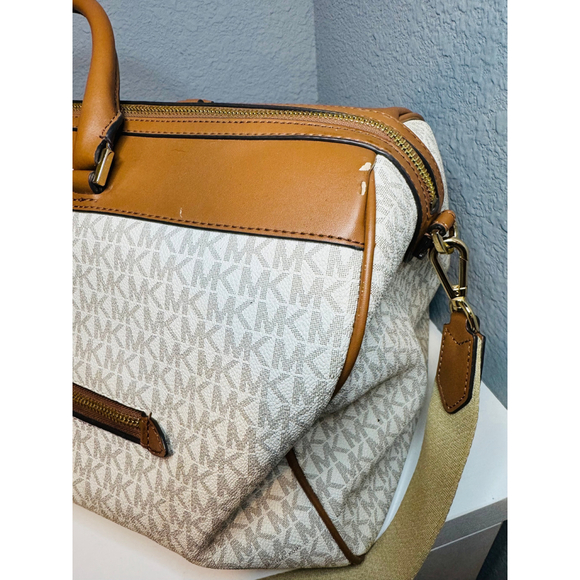 Michael Kors Jet Set Signature Duffle Bag - Monogram MK Logo - Picture 5 of 12